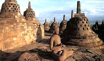 มหาสถูปบุโรพุทโธ หรือ บรมพุทโธ (Borobudur Temple)